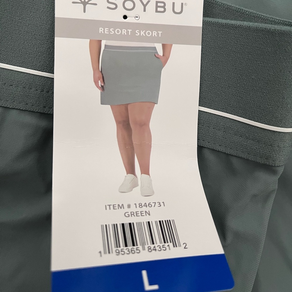 NWT Green Resort Skort - Picture 6 of 6